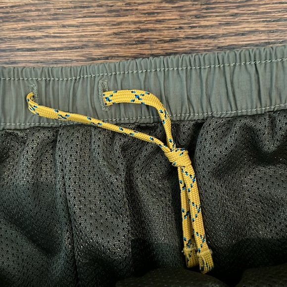 Mountain Hardwear hardware shorts men’s hiking trek beach summer green large - Picture 4 of 7